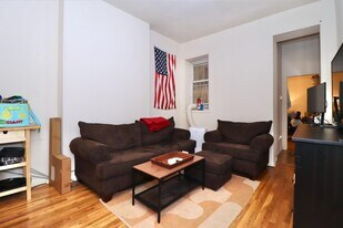 415 1st St in Hoboken, NJ - Building Photo