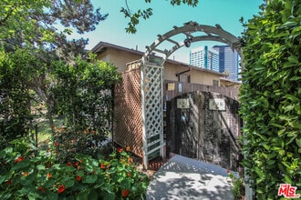 225 N Cordova St in Burbank, CA - Building Photo - Building Photo