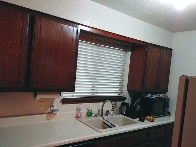 10101 Shadowridge Dr in Oklahoma City, OK - Building Photo - Building Photo