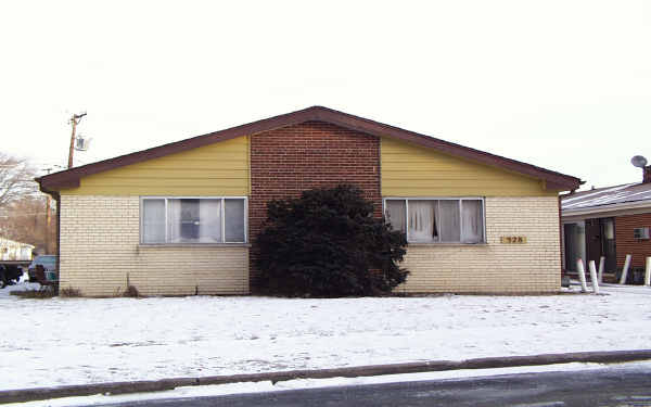 528 W Division St in Villa Park, IL - Building Photo