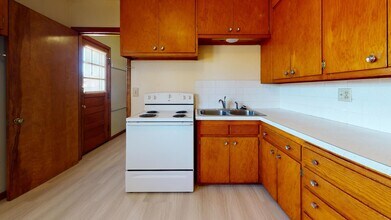 1205 Eisenhower Ave in Great Bend, KS - Building Photo - Building Photo