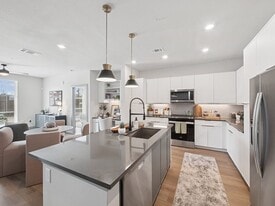 Heights at 1520 Apartments in Houston, TX - Building Photo