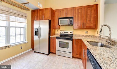 2810 Yarling Ct in Falls Church, VA - Building Photo - Building Photo