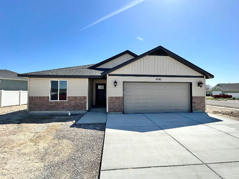 4940 Masterson Cir in Chubbuck, ID - Building Photo