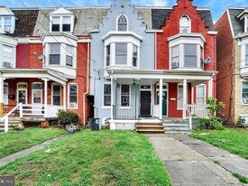 153 W Jackson St, Unit 2 in York, PA - Building Photo