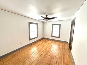 1750 Berkley Ave SW, Unit Unit 2 in Wyoming, MI - Building Photo - Building Photo