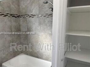 1842 Funston St in Hollywood, FL - Building Photo - Building Photo