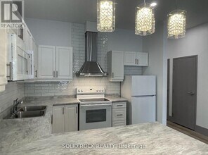 48 King St E in Brockville, ON - Foto de edificio - Building Photo