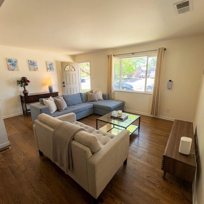 property at 900 E 112th Pl
