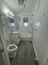 1470 Needham Ave, Unit 1470 in Bronx, NY - Foto de edificio - Building Photo