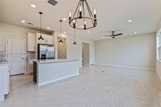 1455 Silk Oak Dr in Hollywood, FL - Building Photo - Building Photo