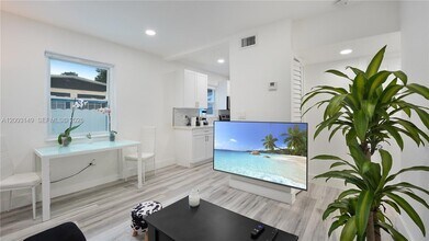 1441 NE 154th Terrace in North Miami Beach, FL - Building Photo - Building Photo