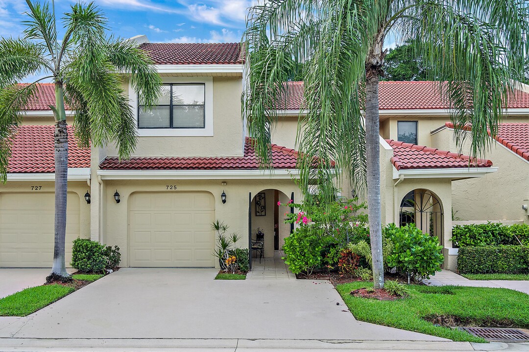 725 Windermere Way in Palm Beach Gardens, FL - Building Photo