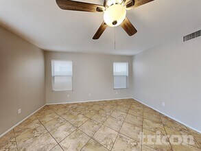 8738 W Golden Ln in Peoria, AZ - Building Photo - Building Photo