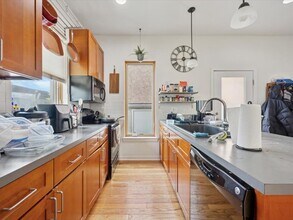 928 S 15th St, Unit B in Philadelphia, PA - Foto de edificio - Building Photo