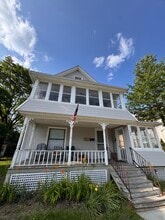 39 Pease St in Enfield, CT - Building Photo - Building Photo