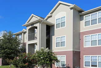Crossings at Leesburg Apartments in Leesburg, FL - Building Photo - Building Photo