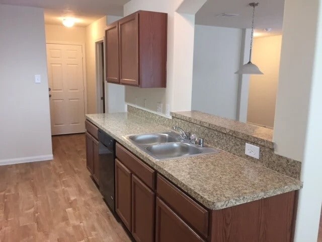 705 South Ella Creek Drive in Houston, TX - Building Photo - Building Photo