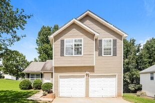 3704 Lower Creek Dr in Douglasville, GA - Building Photo