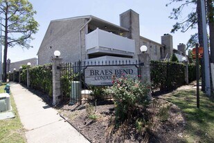 10835 Braes Bend Dr in Houston, TX - Building Photo