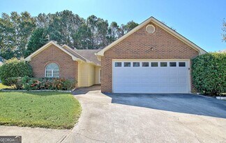 250 Landing Dr in Fayetteville, GA - Building Photo