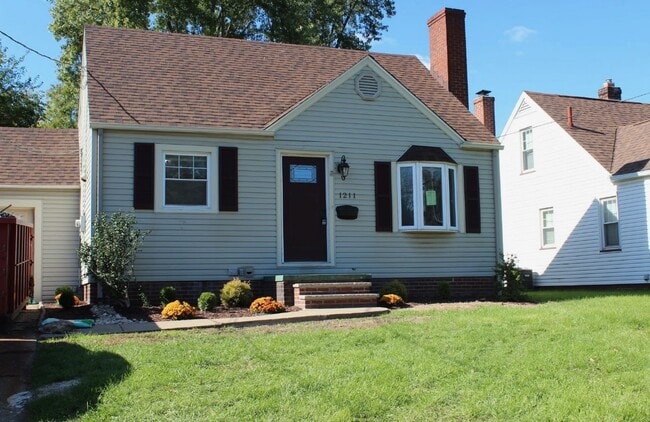 property at 1211 Raff Rd SW