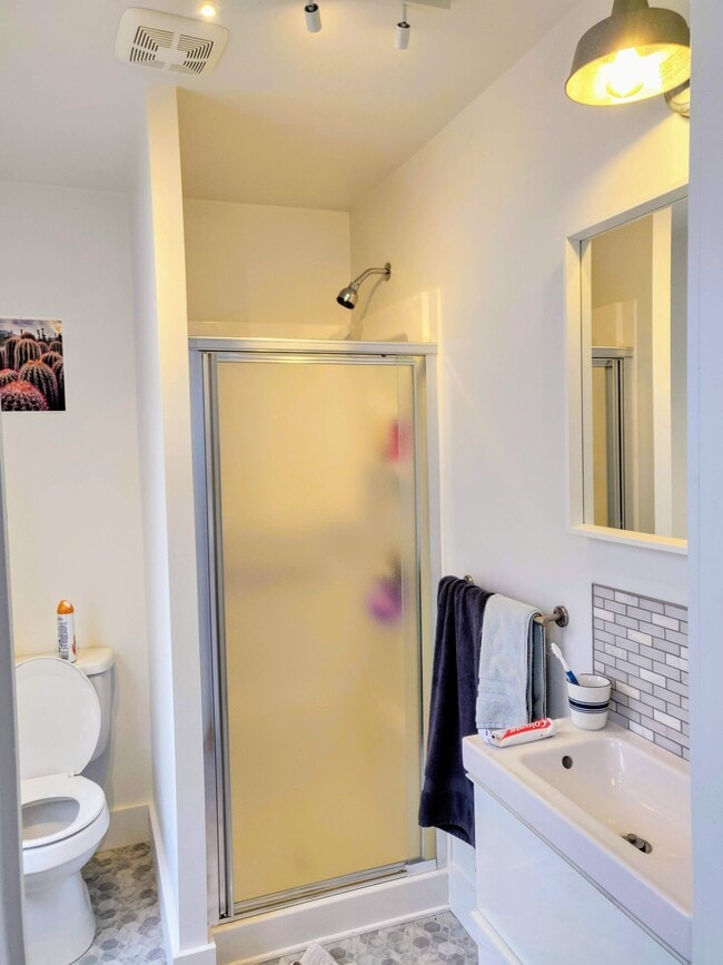 80 Murray St, Unit 1 in Binghamton, NY - Foto de edificio - Building Photo