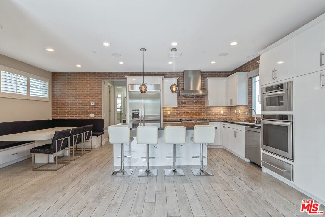 12860 S Seaglass Cir in Los Angeles, CA - Building Photo