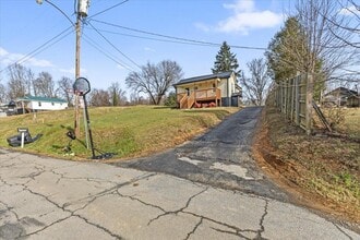 1471 E State St in Bristol, TN - Building Photo - Building Photo