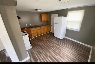 4951 Hillsboro Ave in Charlotte, NC - Building Photo - Building Photo