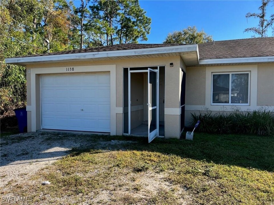 1138 Abrams Blvd in Lehigh Acres, FL - Building Photo