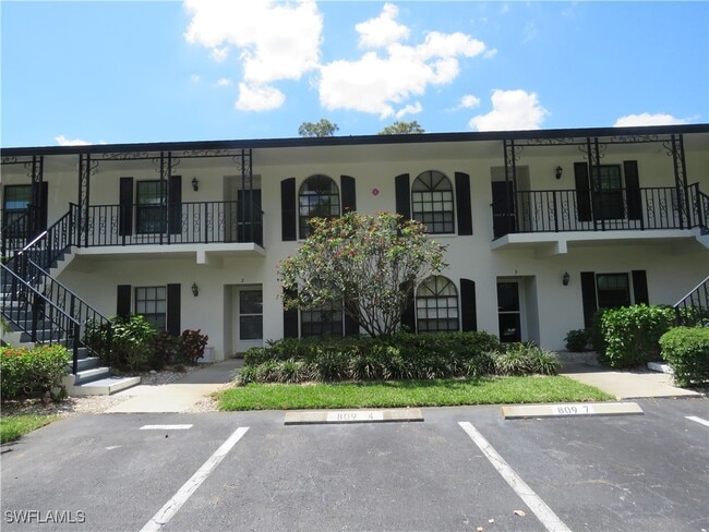 property at 809 Augusta Blvd