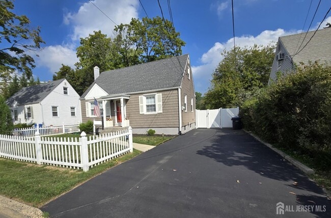 296 High St in Metuchen, NJ - Building Photo - Building Photo
