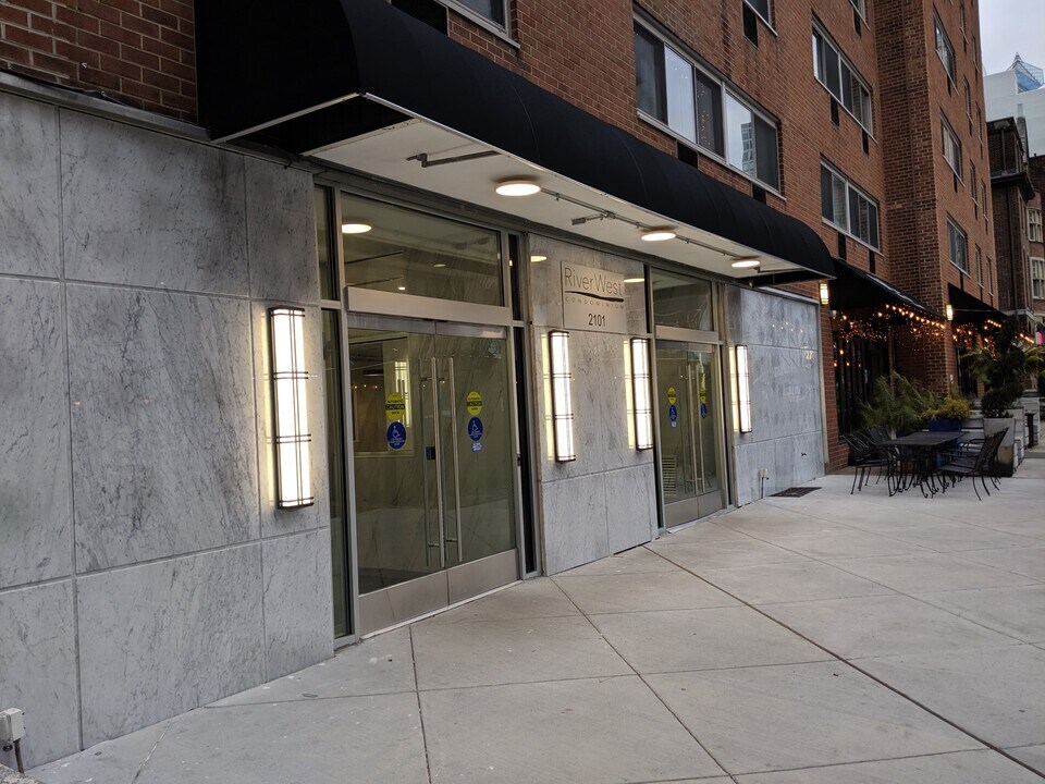 2101 Chestnut St, Unit #1708 in Philadelphia, PA - Building Photo