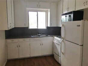 926 E Dean Keeton St in Austin, TX - Foto de edificio - Building Photo