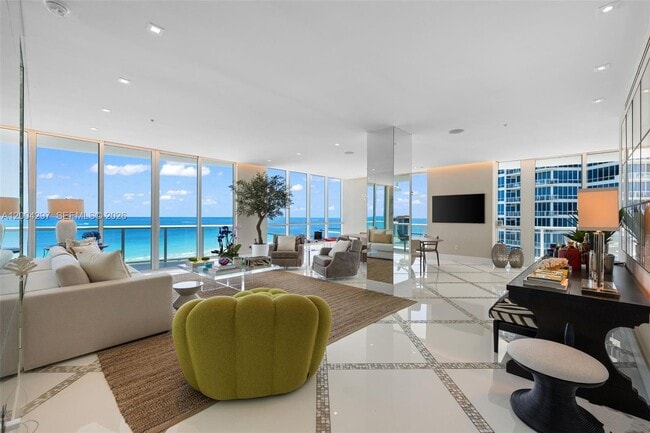 50 South Pointe Dr in Miami Beach, FL - Building Photo - Building Photo