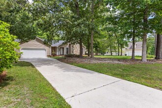 439 Candlewood Dr in Jacksonville, NC - Foto de edificio - Building Photo