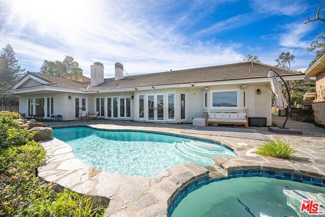 6024 Paseo La Vista in Los Angeles, CA - Building Photo - Building Photo