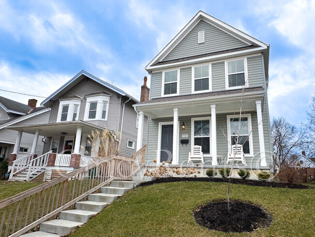property at 1927 Hewitt Ave