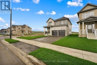 160 Union Blvd in Wasaga Beach, ON - Building Photo - Building Photo