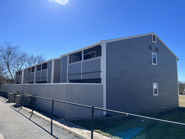 Main Street Commons Apartments in Burnet, TX - Building Photo - Building Photo