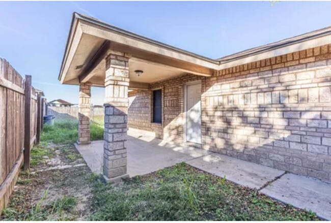 3904 Los Presidentes Ave in Laredo, TX - Building Photo - Building Photo