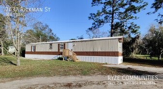 7637 Rickman St in Jacksonville, FL - Foto de edificio - Building Photo