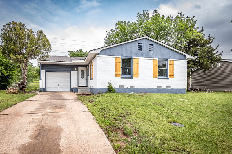 2411 NW 35th St in Lawton, OK - Building Photo