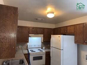 807 W Walnut St, Unit C2 in Celina, TX - Building Photo - Building Photo