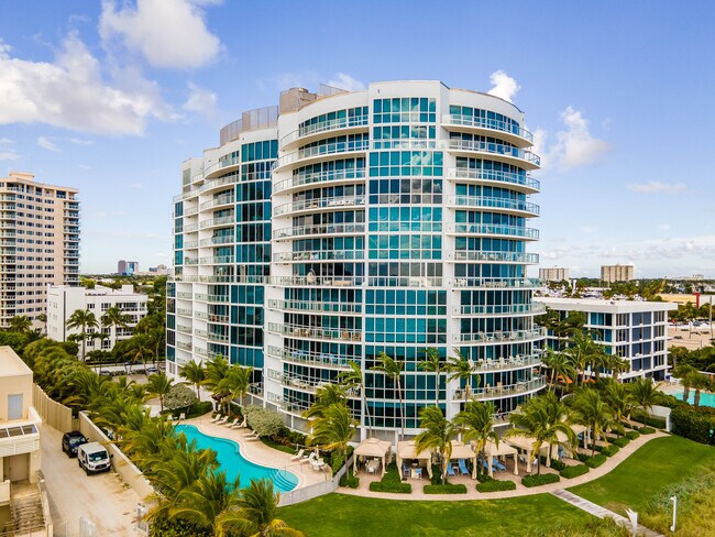 Coconut Grove Residences in Fort Lauderdale, FL - Foto de edificio - Building Photo