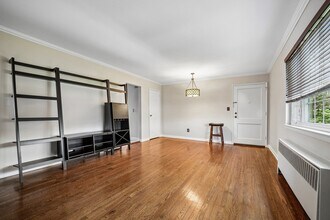 69B Troy Dr in Springfield, NJ - Building Photo - Building Photo