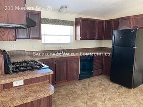 211 Monroe St in Rawlins, WY - Building Photo - Building Photo
