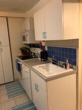 56 Hobson St, Unit Garden in Boston, MA - Foto de edificio - Building Photo