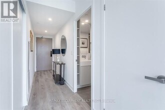 370 Martha St in Burlington, ON - Building Photo - Building Photo